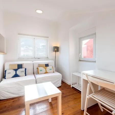 Апартаменты Homely Loft On Principe Real With Stunning Views By Guestready Лиссабон